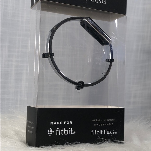 Simply Vera Wang Hinged Bangle Fitbit Flex 2 - Picture 4 of 8